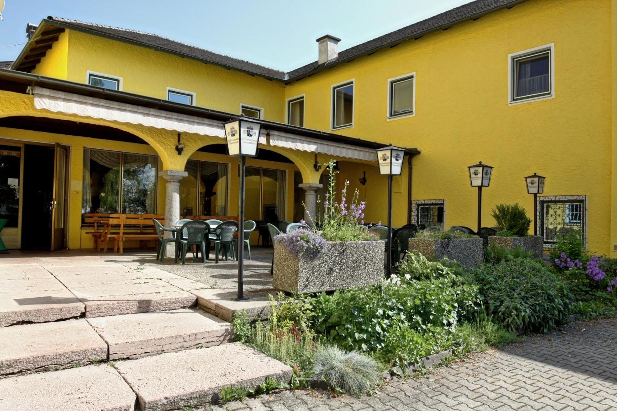 Stiftsgasthof Hochburg Hochburg-Ach Exterior foto