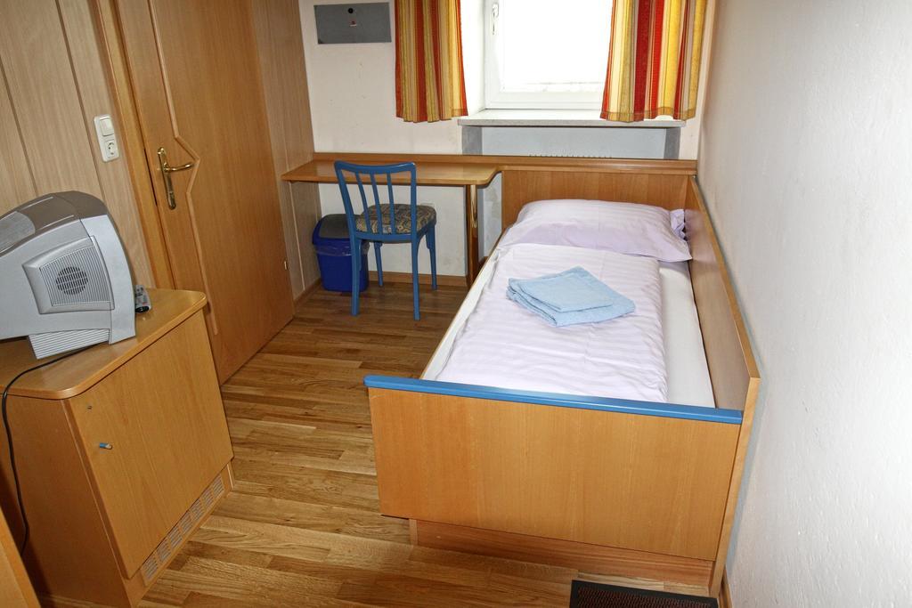 Stiftsgasthof Hochburg Hochburg-Ach Quarto foto