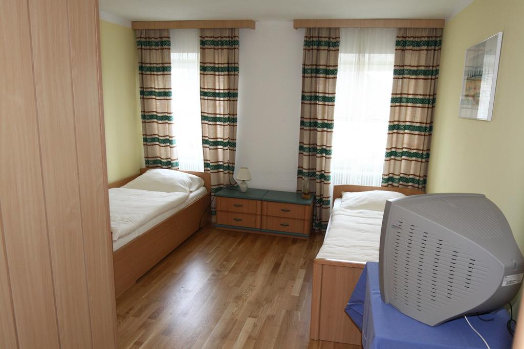 Stiftsgasthof Hochburg Hochburg-Ach Quarto foto